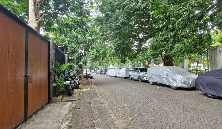 Rumah Rusak Perlu Renovasi di Menteng Jakarta Pusat  2