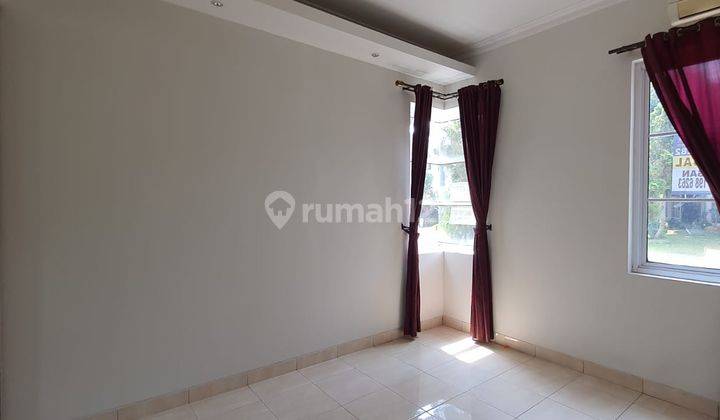 Rumah Luas Dua Lantai Semi Furnished di Kota Wisata 2