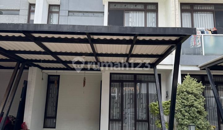 Rumah Cantik 2 Lantai di Metland Transyogi Rumah Cantik 2 Lantai di Metland Transyogi