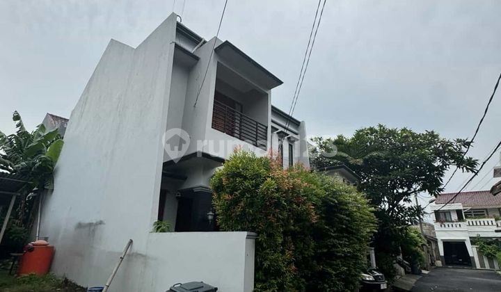 Well-Maintained Green 2-Story House in Balekambang, East Jakarta 2