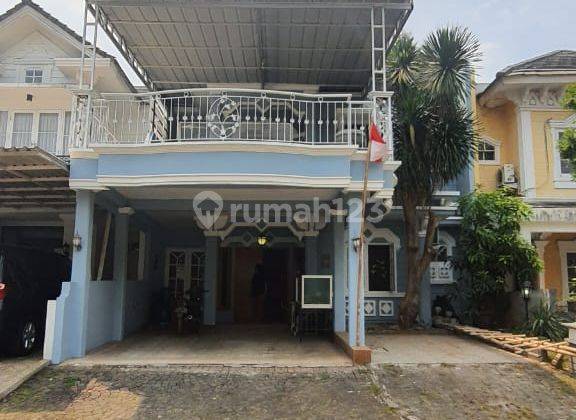 Rumah 2 Lantai Full Dak, Luas di Kota Wisata 2