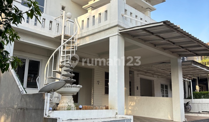 Rumah 2 Lantain  di Kota Wisata Cibubur 