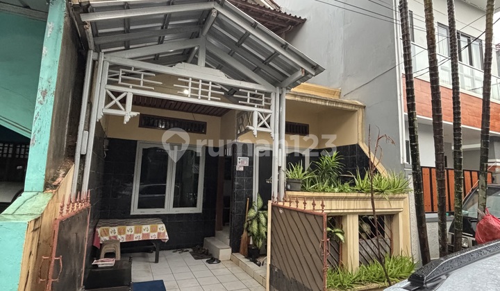 Rumah 2 Lantai di Kranggan Permai Boulevard Raya Cibubur Rumah 2 Lantai di Kranggan Permai Boulevard Raya Cibubur