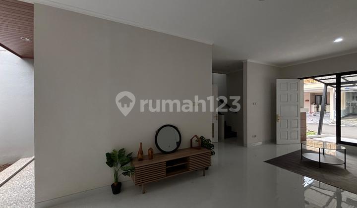 Two-Story Semi-Furnished House Ready for Occupancy 2