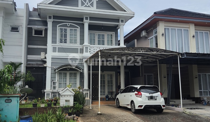 Best Deal!! Rumah Cantik 2 lantai di Kota Wisata