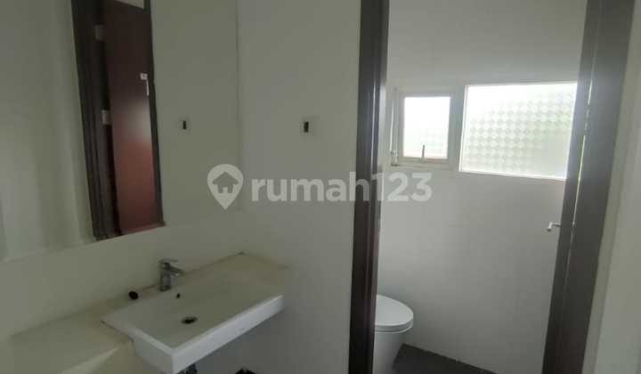 Rumah 2 Lantai di Cluster Holly Sentul 2