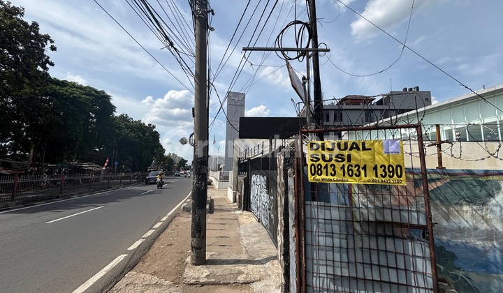 Rumah Besar 2 Lantai di Jl. Raya Bogor Kramatjati Jak Tim Rumah Besar 2 Lantai di Jl. Raya Bogor Kramatjati Jak Tim