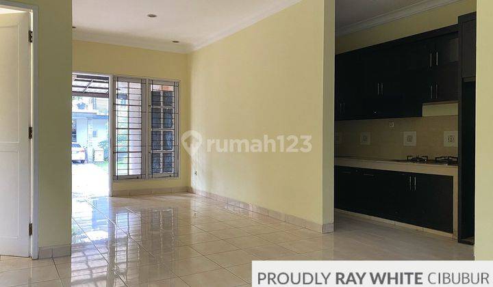 Rumah 2 Lantai Siap Huni Dekat Mall Living World 2