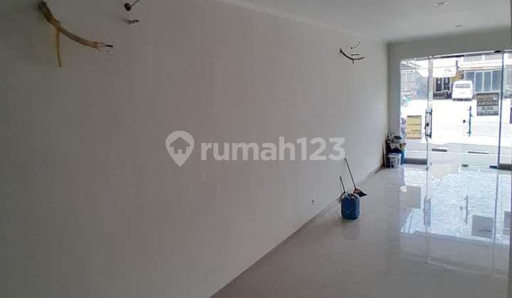 3-Story Shophouse in Commpark Kota Wisata