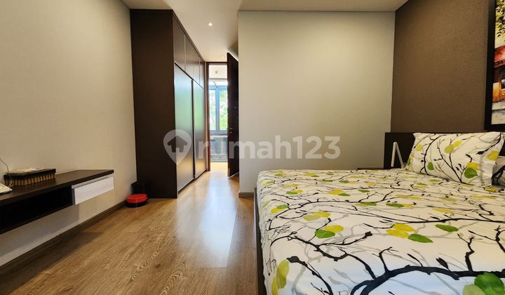 Modern Minimalist Luxury House With Mountain Views in Sentul City 2