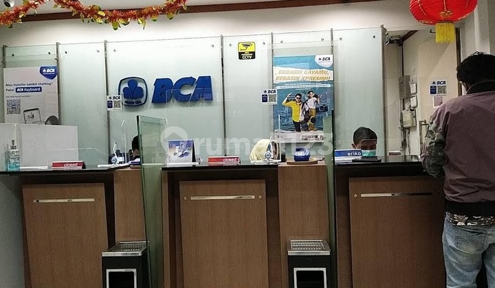 Shop House in a Strategic Location on the Side of Ragunan Raya Road, South Jakarta 2