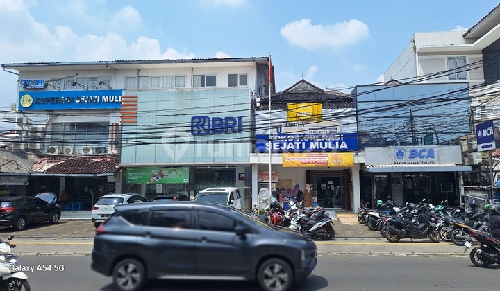 Shop House in a Strategic Location on the Side of Ragunan Raya Road, South Jakarta 1