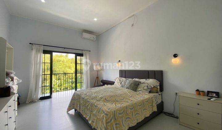 Rumah 2 Lantai Bagus Furnished American Style di Kutuh Badung 2