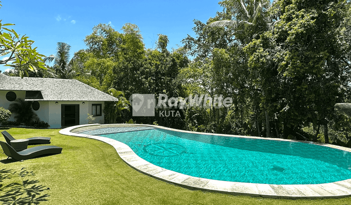 High End Balinese Style Villa Next To River For Sale 1