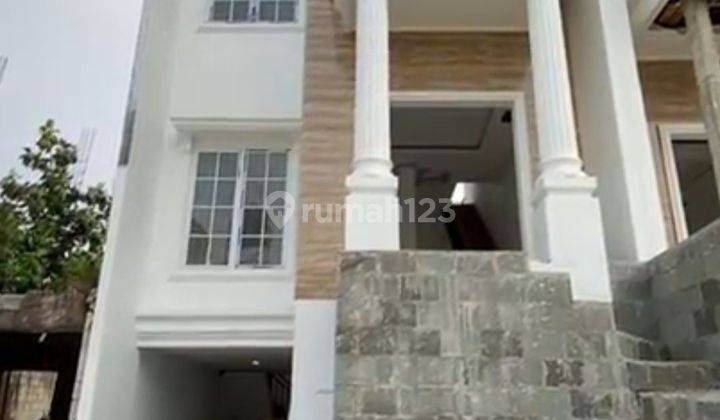 Townhouse Mewah 3 Lt..terjangkau, Di Jak Sel, Bebas Semua Biaya 