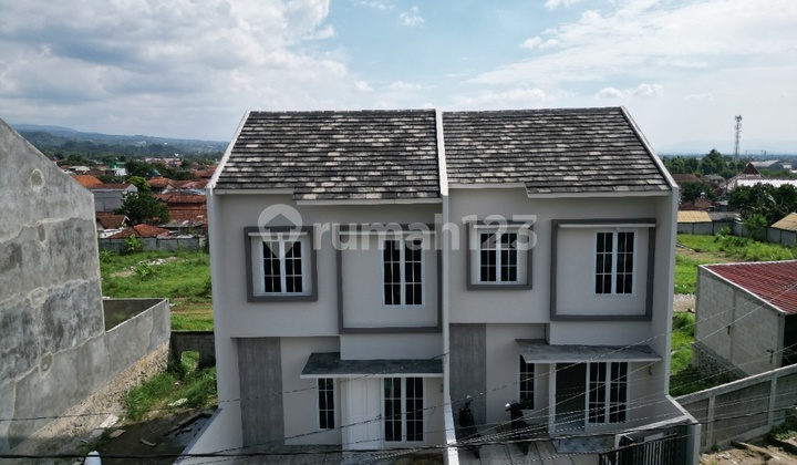 Rumah,2Lantai Dipasir Kuda View Gunung