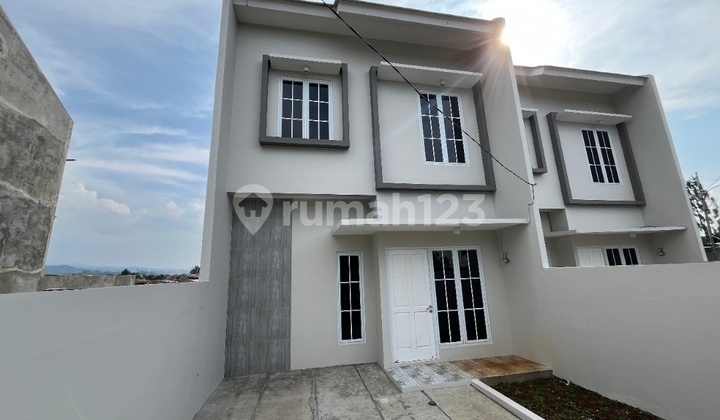 Rumah,2Lantai Dipasir Kuda View Gunung