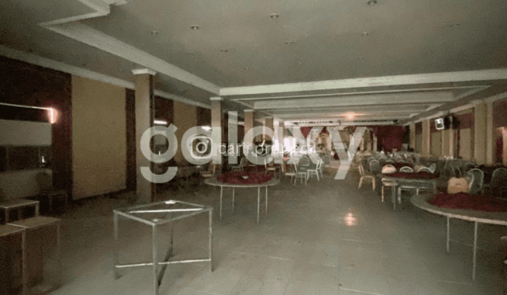 Gedung Cocok untuk Restoran, Kantor, Bank, dll 2