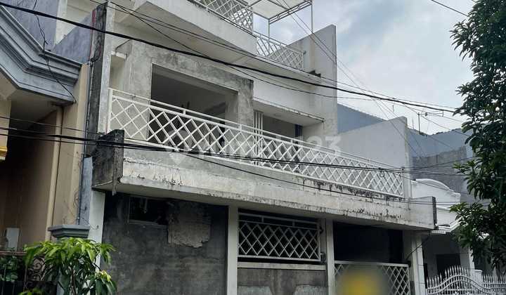 Best Investment Affordable 3-Storey House in Deltasari Sidoarjo