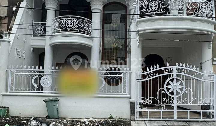 Rumah Cantik Terawat 2 Lantai di Pondok Mutiara Siap Huni Rumah Cantik Terawat 2 Lantai di Pondok Mutiara Siap Huni
