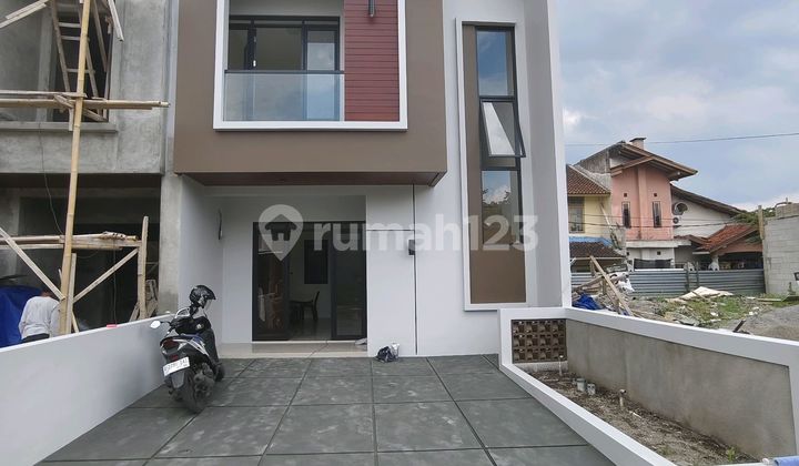 Rumah Baru Jadi 2 Lantai di Cluster di Antapani Tengah Lokasi Favorit di Bandung