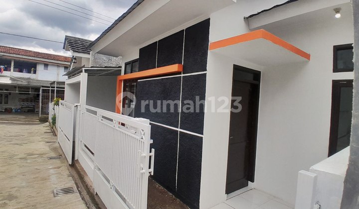 Rare Opportunity: 2-Bedroom House for 200 Million in Cileunyi with Serene and Lush Natural Views