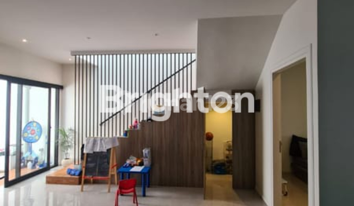 RUMAH BAGUS MINIMALIS DI ROYAL RESIDENCE SURABAYA, FASILITAS LENGKAP : SEKOLAH NASIONAL PLUS, PUSAT PERBELANJAAN, CLUB HOUSE & TAMAN, DEKAT PAKUWON MALL 2