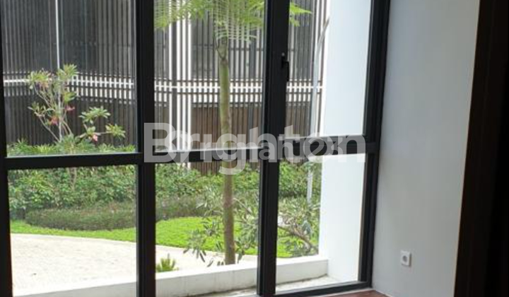 APARTEMEN 3BR VIEW GOLF THE ROSEBAY GRAHA FAMILY DEKAT SPAZIO LENMARC PAKUWON MALL UNESA CITRALAND