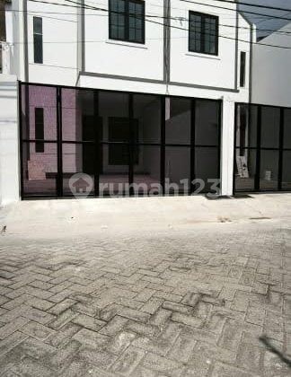 Rumah Gress Minimalis, Karang Empat Pakuwon City Surabaya, Shm,negotiable