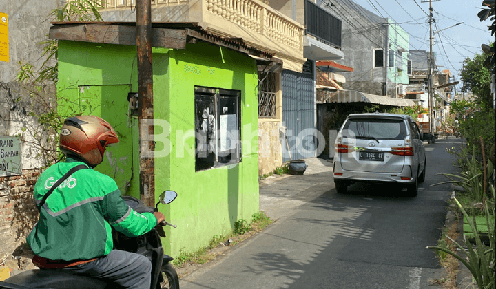 RUMAH HITUNG TANAH PUSAT KOTA SELANGKAH NOL JALAN  KEDUNGSARI 2