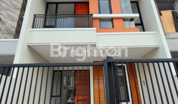 SUNNY BEACH HOUSE, KENJERAN, LEBAK, 2 STORY ROW 3 CARS