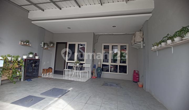 Nirwana Executive 1.5-Story House in Rungkut Surabaya Ready to Occupy Nirwana Executive 1.5-Story House in Rungkut Surabaya Ready to Occupy