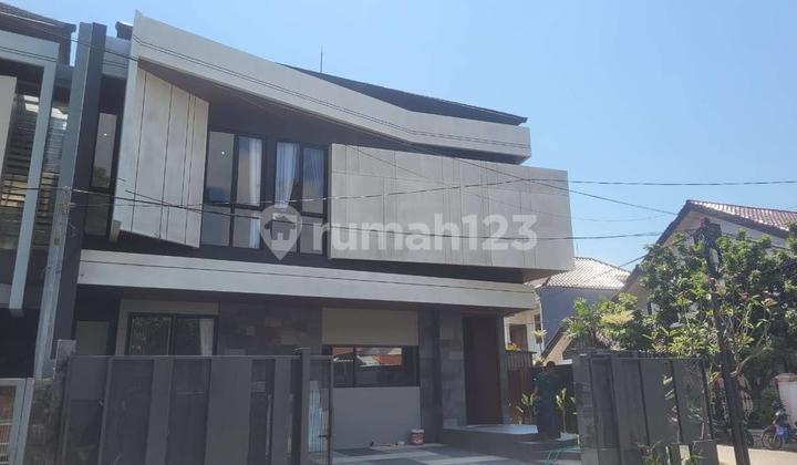 MINIMALIST HOUSE IN MANYAR INDAH SURABAYA AREA SEPARATE SERVICE NEGOTIABLE