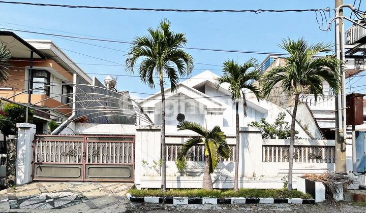 DHARMAHUSADA ROW 3 CAR HOUSE, NEAR KERTAJAYA 1