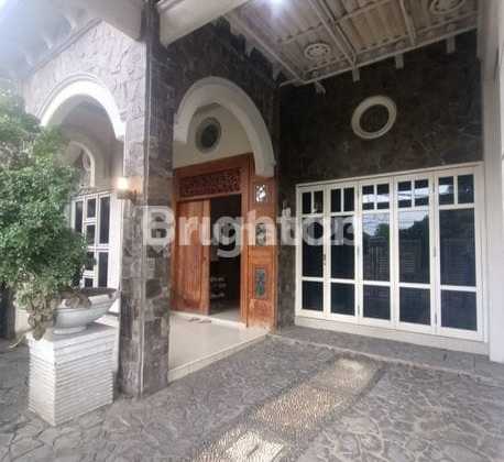 Rumah Ketintang , Row Jalan Lebar , Cocok Untuk Usaha 2