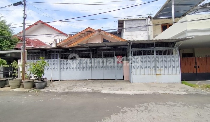 Well-maintained NEW HOUSE, READY TO OCCUPY ROW, 2.5 CAR ACCESS 1