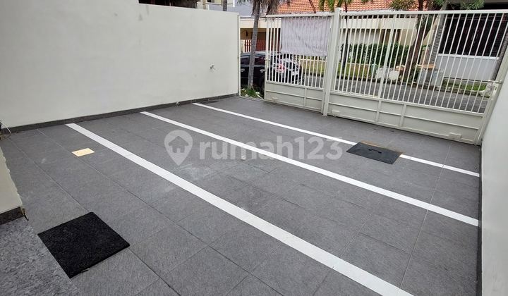 Rumah Gress Minimalis Manyar Tirtoasri Surabaya, 2Lt, Nego