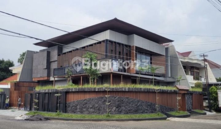 NEW Rumah Manyar Kertoadi, Tropical House Style With Waterfall NEW Rumah Manyar Kertoadi, Tropical House Style With Waterfall