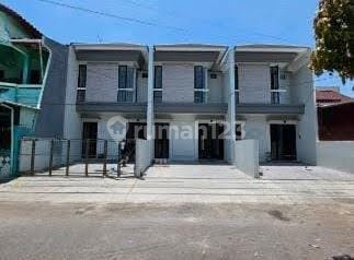 RUMAH BARUK RUNGKUT NIRWANA EKSEKUTIF MEDOKAN MERR BANDARA JUANDA SURABAYA GRESS MODERN