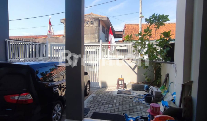 REGENCY ONE, KENJERAN, ONE GATE SYSTEM, STREET ROW FOR 2.5 CARS, PRICE NEGOTIABLE 2