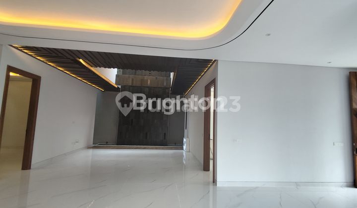 NEW Rumah Manyar Kertoadi, Tropical House Style With Waterfall 2