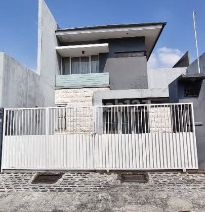 Rumah Minimalis Darmo Surabaya Row 2.5 Mobil