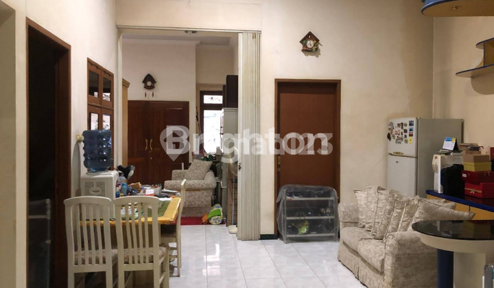 RARE FIND, KUTISARI HOUSE, 1.5 STORIES, 9 METERS WIDE, NEGOTIABLE 2
