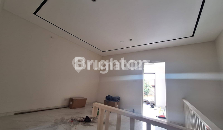 GRESS NEW MINIMALIS, RUMAH DI MULYOSARI, LEBAR 5, 2 LT, MINIMALIS, DEKAT DENGAN SUTOREJO, PAKUWON CITY 2