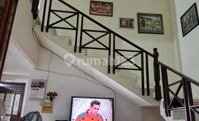 RUMAH NGINDEN SEMOLOWARU SURABAYA 2 LANTAI CARPORT 1 MOBIL 2