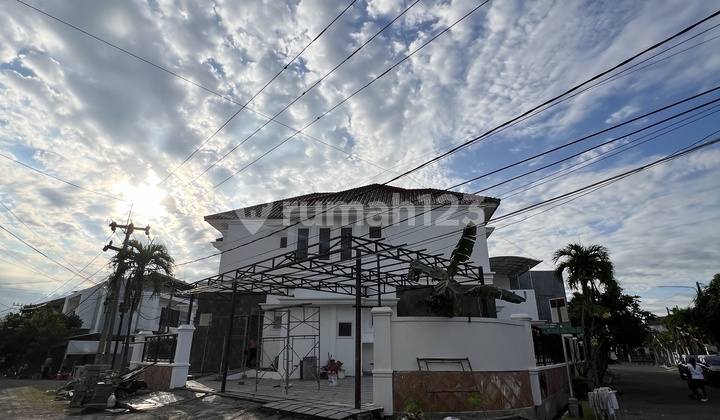 New Fully Renovated House in Mulyosari Sutorejo Surabaya, Semi-Furnished