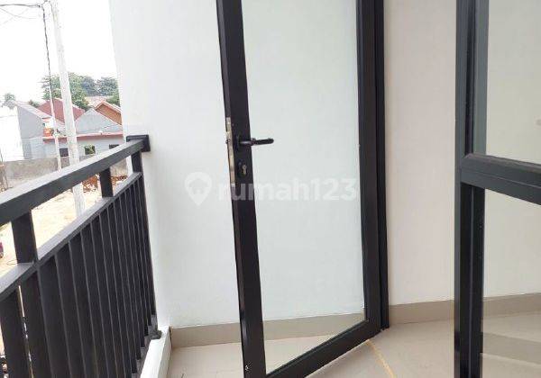 Rumah Modern 2 Lantai Bebas Banjir Dekat Alun2 Gdc