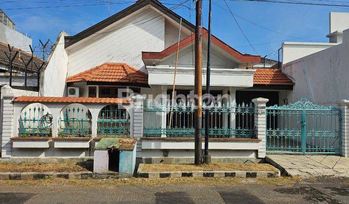 RUMAH DI DHARMAHUSADA INDAH, LOKASI ISTIMEWA 1