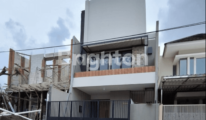 RUMAH 2 LANTAI MINIMALIS GRESSS PANTAI MENTARI DEKAT KENJERAN PAKUWON CITY GALAXY MALL KERTAJAYA INDAH DHARMAHUSADA 1
