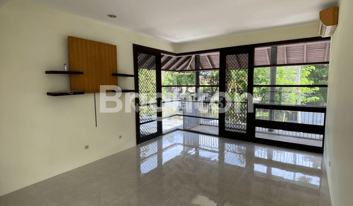 Disewakan Rumah Isen International Living 2 Lantai Ada Kolam Renang 2